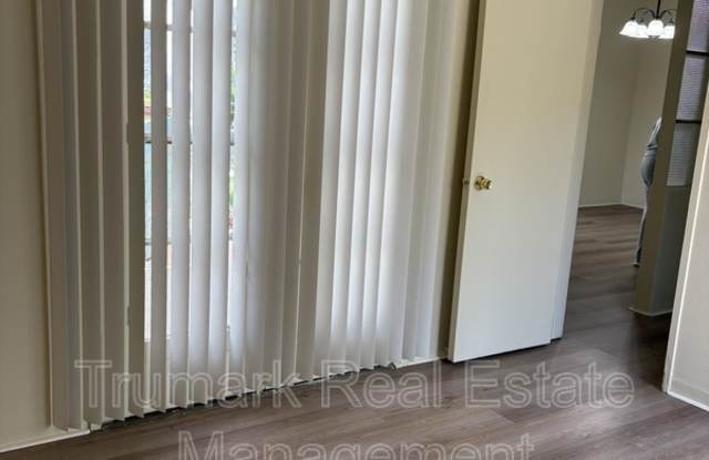 1037 E Glenoaks Blvd