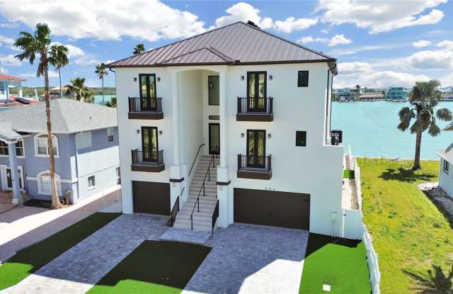 882 BAY POINT DRIVE