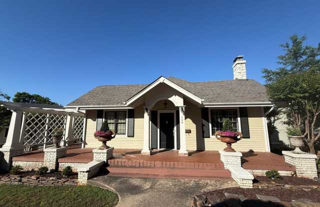 200 Ridgeway Drive