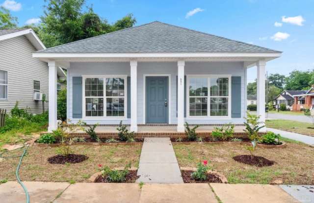 Photo of 801 East Gonzalez Street