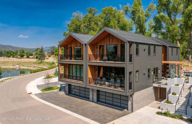 155 Lakeview Drive