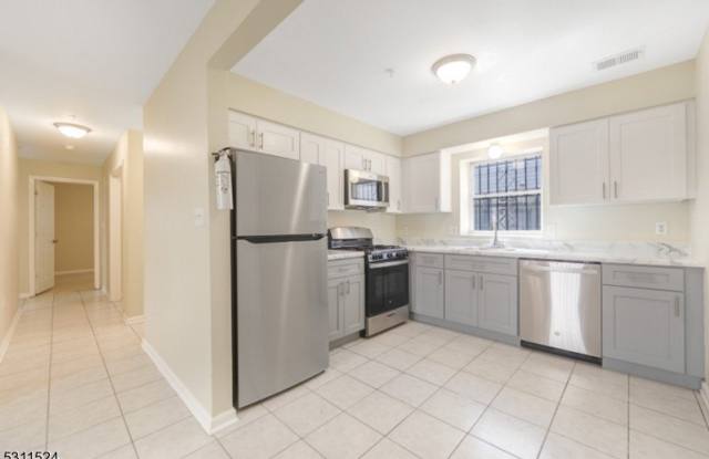 14 Birks Pl, Apt 1