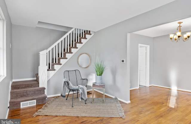 Photo of 227 WHITTIER Avenue