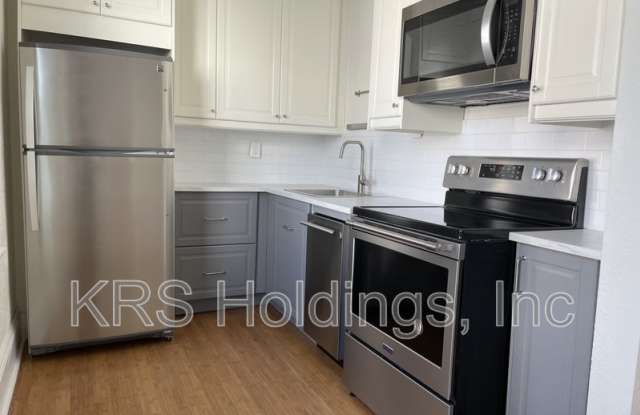 423 London Street Apt. 3 - 423 London Street, Portsmouth, VA 23704