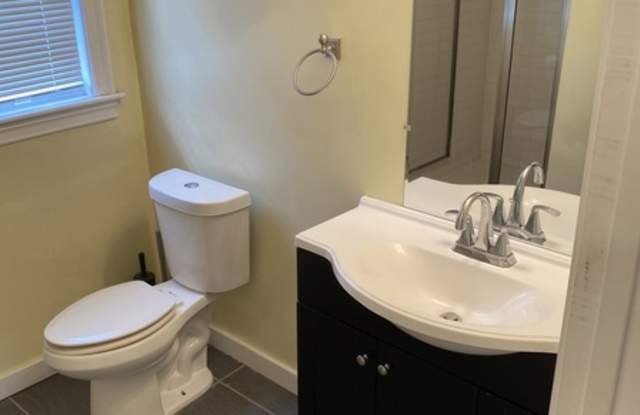 573 Washington Street Unit 2 - D