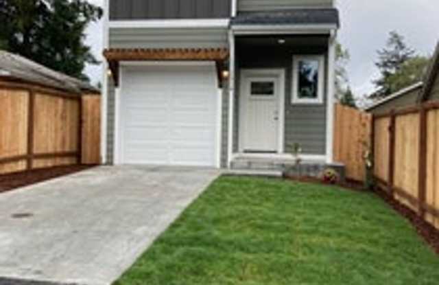 3 bd/2.5 ba House (Built in 2021) in Parkland - 1514 117th Street South, Parkland, WA 98444