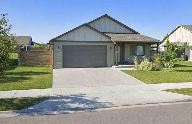 Spacious 3BR/2BA Home in Quiet Belgrade Neighborhood with Fenced Backyard & Garage