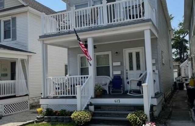 613 Brinley Avenue unit: #1