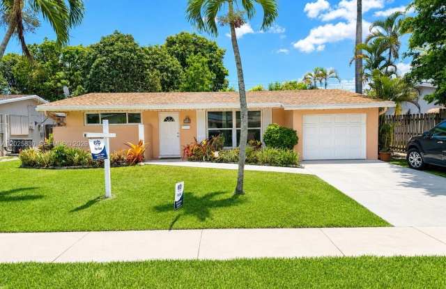 6560 NW 25th Ct