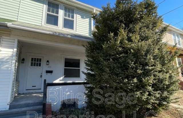 205 East St
