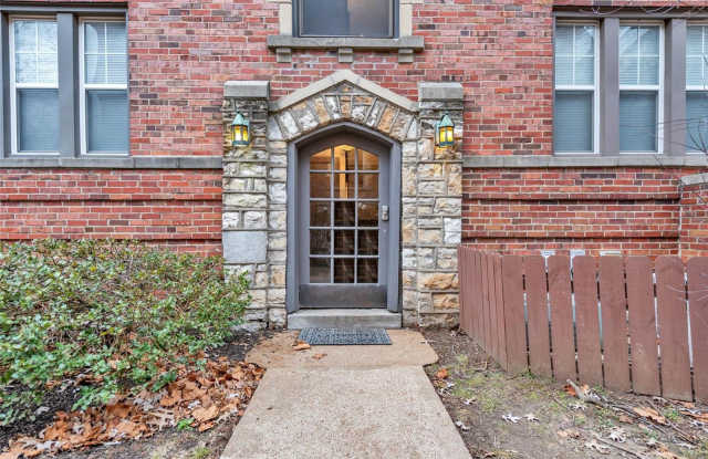 7557 Buckingham