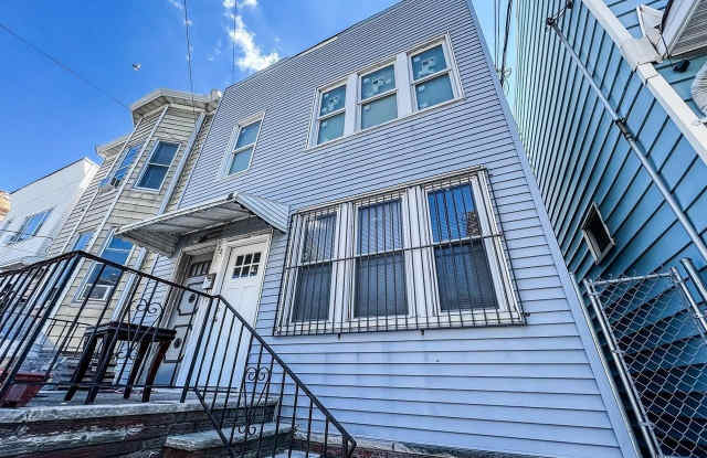 227 BEACON AVE