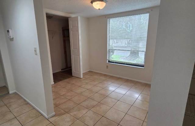Photo of Updated 2/2 River Oaks Condo