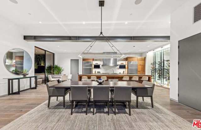 727 N Beverly Glen Blvd