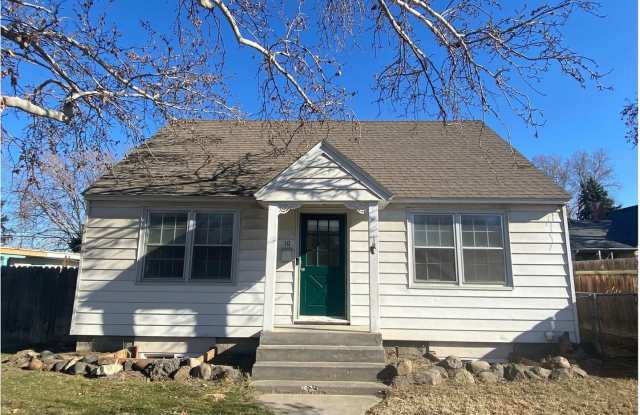 Photo of Well Maintained 4 Bedroom Home with Beautiful Yard, Kennewick, WA $2,150/month