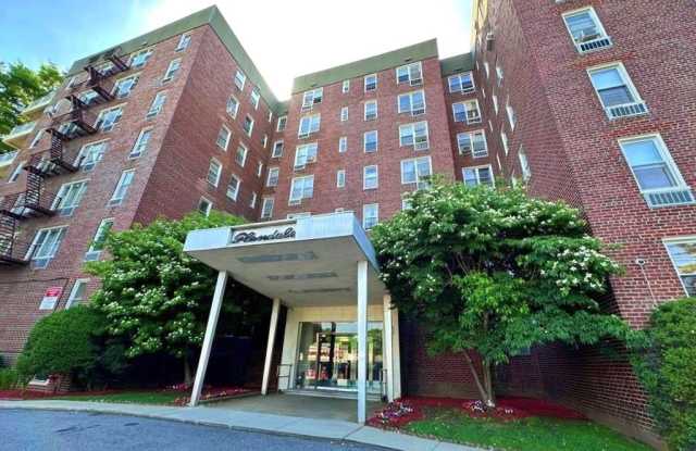 Photo of 125 Bronx River Road unit: 7K