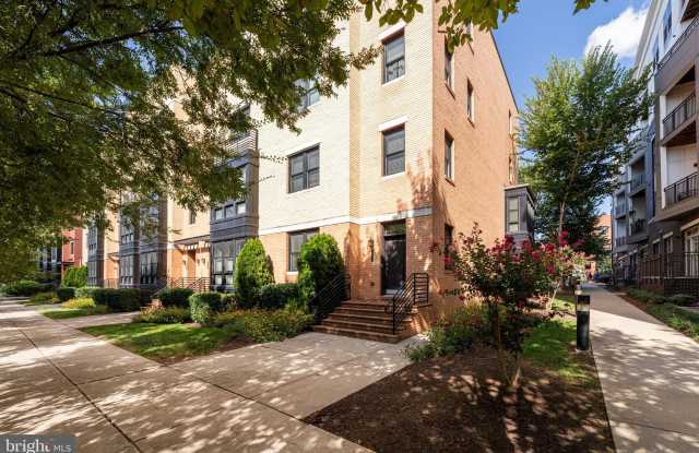 1903 RICHMOND HIGHWAY