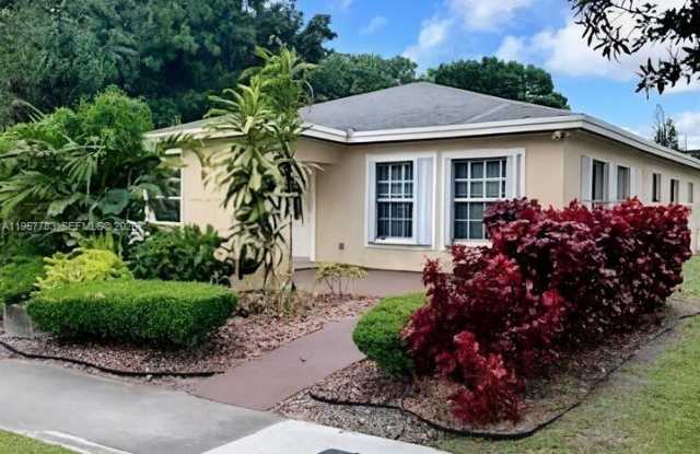 2953 Nw 10th Ct