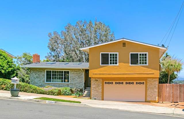 La Jolla Hillside Home w/ Views!