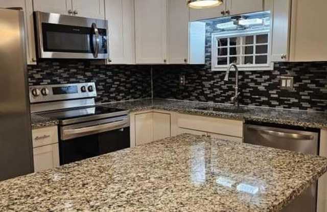 44693 WHITE OAK Court unit: 2B