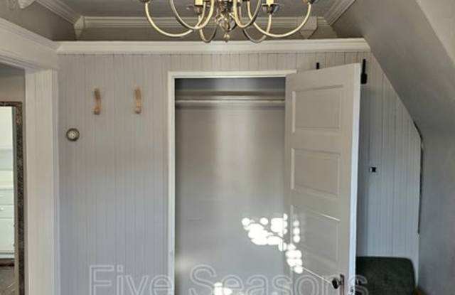 Photo of 205 North Willard Street - 4