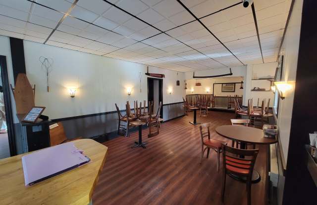 6618 S DELAWARE Drive