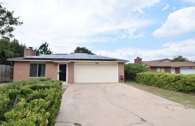 4501 Lago Cir