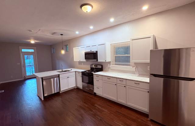 Photo of 2012 Schaeffer PL