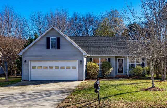 Photo of Adorable 3 Bedroom 2 bath RANCH in Fort Mill!