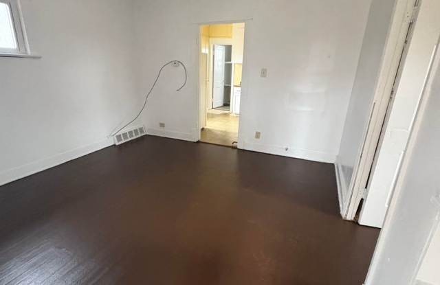 Photo of 3026 E 123rd St