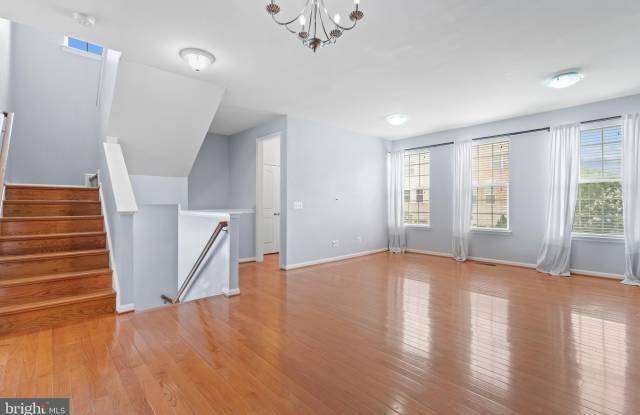 22667 FLOWING SPRING SQUARE