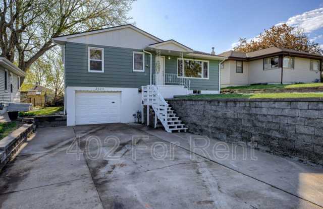 2825 South 38th Avenue