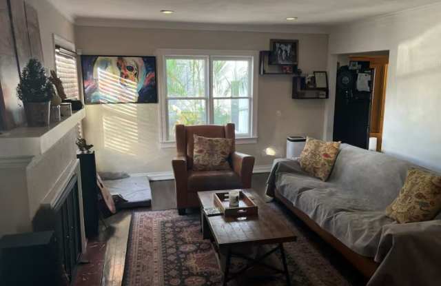 1220 East Mohawk Avenue