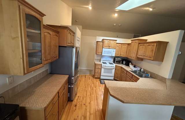 Photo of ONE LEVEL Beautiful 4 BR 2 Bath Home 2100 SF / Open and spacious home a MUST see!