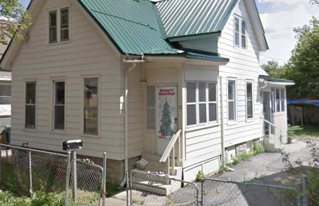 26 Heidelberg St. (Aydin Erginz)