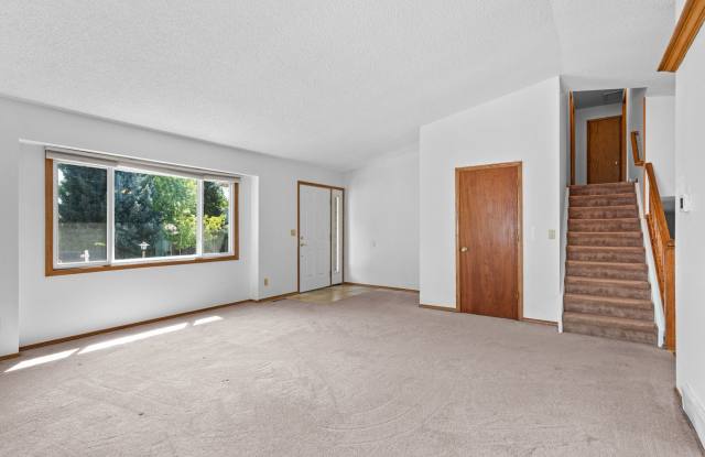 Spacious 4 Bedroom Home in Longmont