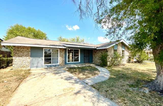 Photo of Spacious 4-Bedroom Home with Huge Backyard in San Antonio
