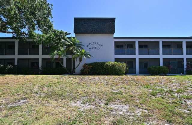 2124 N Tamiami Trl
