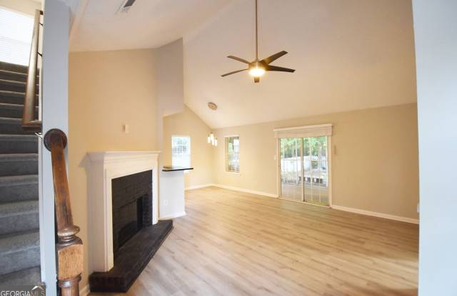 571 N Fairfield Drive