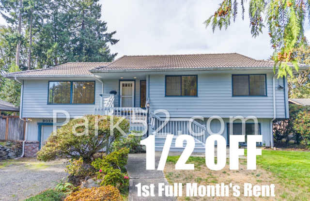 Photo of 1/2 Off First Full Month! 4 Bedroom Single Family Home in Lakewood