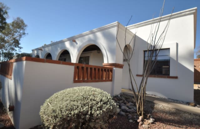 392 S Paseo Cerro Unit D - 392 South Paseo Cerro, Green Valley, AZ 85614