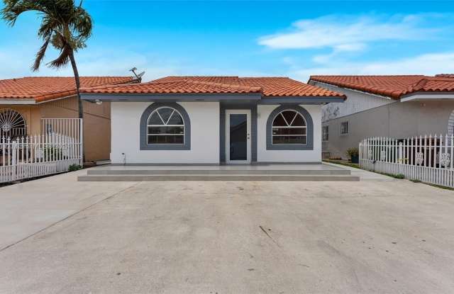 2745 W 55th Pl