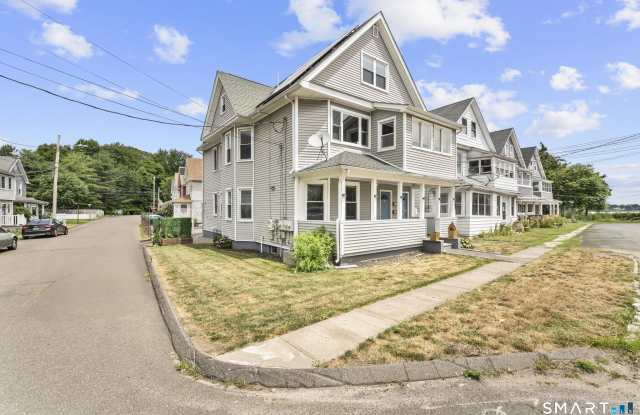 768 Stratford Avenue
