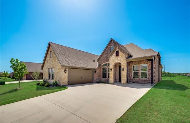 2101 Clive Drive - 2101 Clive Dr, Granbury, TX 76048