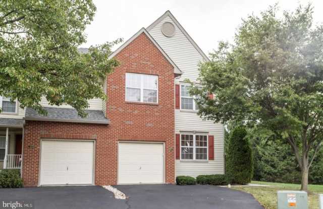 105 FARRINGTON Court