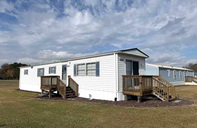 Single Family Manufactured Home- Ready for Move In!