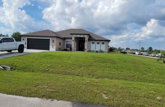 Photo of Charming 4BR House in Lehigh Acres