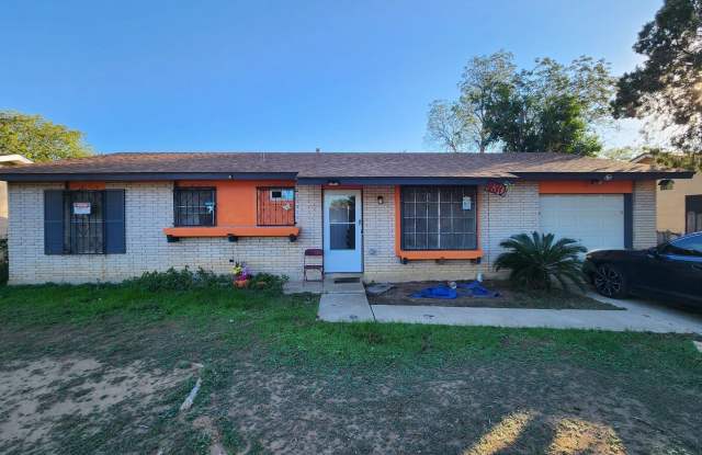 Photo of 430 Pinehurst