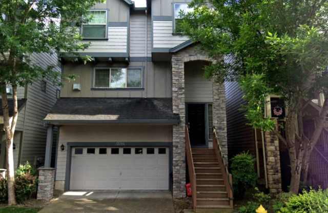 20744 SW Sister Lane ~ MOVE-IN SPECIAL 1/2 OFF First Month's Rent! Amazing Tri-Level Home