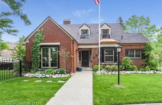 215 CHALFONTE Avenue - 215 Chalfonte Avenue, Grosse Pointe Farms, MI 48236